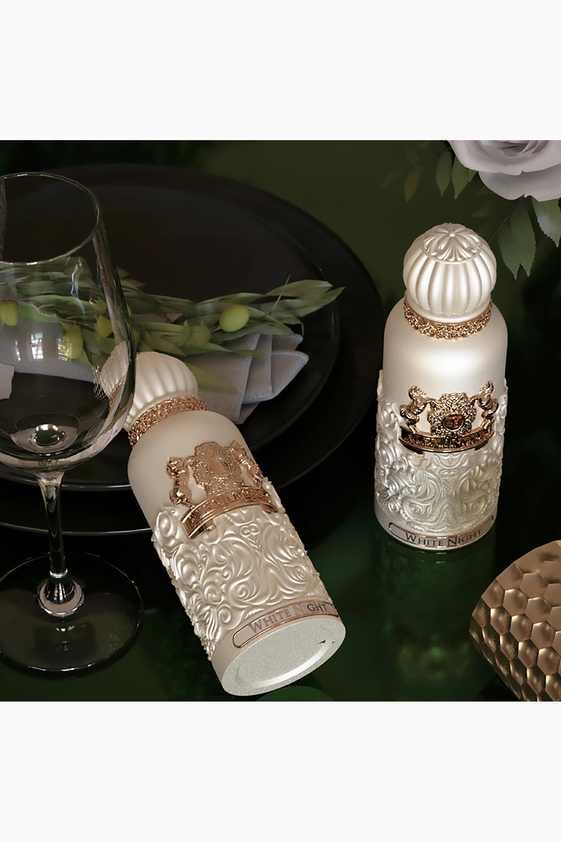 White Night Signature Eau de Parfum
